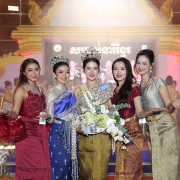 កម្មវិធីប្រឡង «សម្រស់នារីខ្មែរក្រោម» នៅស្វាយ​សៀម​ចាស់ ស្ថិត​នៅ​ក្នុង​ស្រុក​ថ្កូវ ខេត្ត​ព្រះត្រពាំង កម្ពុជា​ក្រោម កាលពី​ថ្ងៃទី​ ០២ ខែ​មករា។ រូប៖ ផ្តល់ឱ្យ