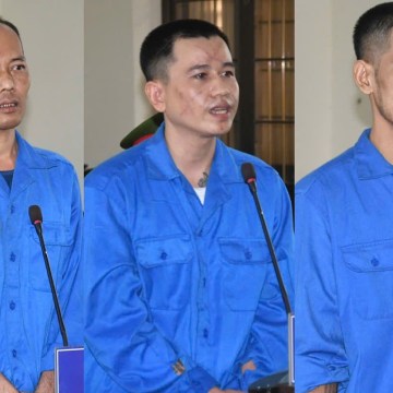 (ពីឆ្វេង) ព្រះសង្ឃខ្មែរក្រោម និងសកម្មជនខ្មែរក្រោម លោក ថាច់ ង៉ា ព្រះតេជព្រះគុណ គឹម សំរិន្ទ លោក ថាច់ ស្វឹងដុង និងលោកស្រី ថាច់ វ៉ារី។ រូប៖ កាសែតនគរបាលវៀតណាម (ពីឆ្វេង) ព្រះសង្ឃខ្មែរក្រោម និងសកម្មជនខ្មែរក្រោម លោក ថាច់ ង៉ា ព្រះតេជព្រះគុណ គឹម សំរិន្ទ លោក ថាច់ ស្វឹងដុង និងលោកស្រី ថាច់ វ៉ារី។ រូប៖ កាសែតនគរបាលវៀតណាម